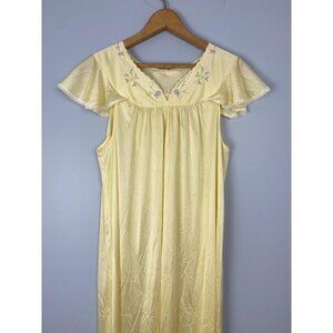 Vintage NWT Shadowline 80sNightgown with Embroidered Detail, Small, Pale Yellow